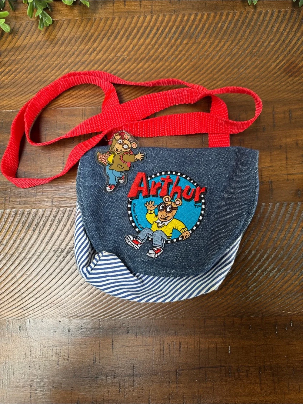 Vintage Arthur 1997 Mini Bag With Keychain